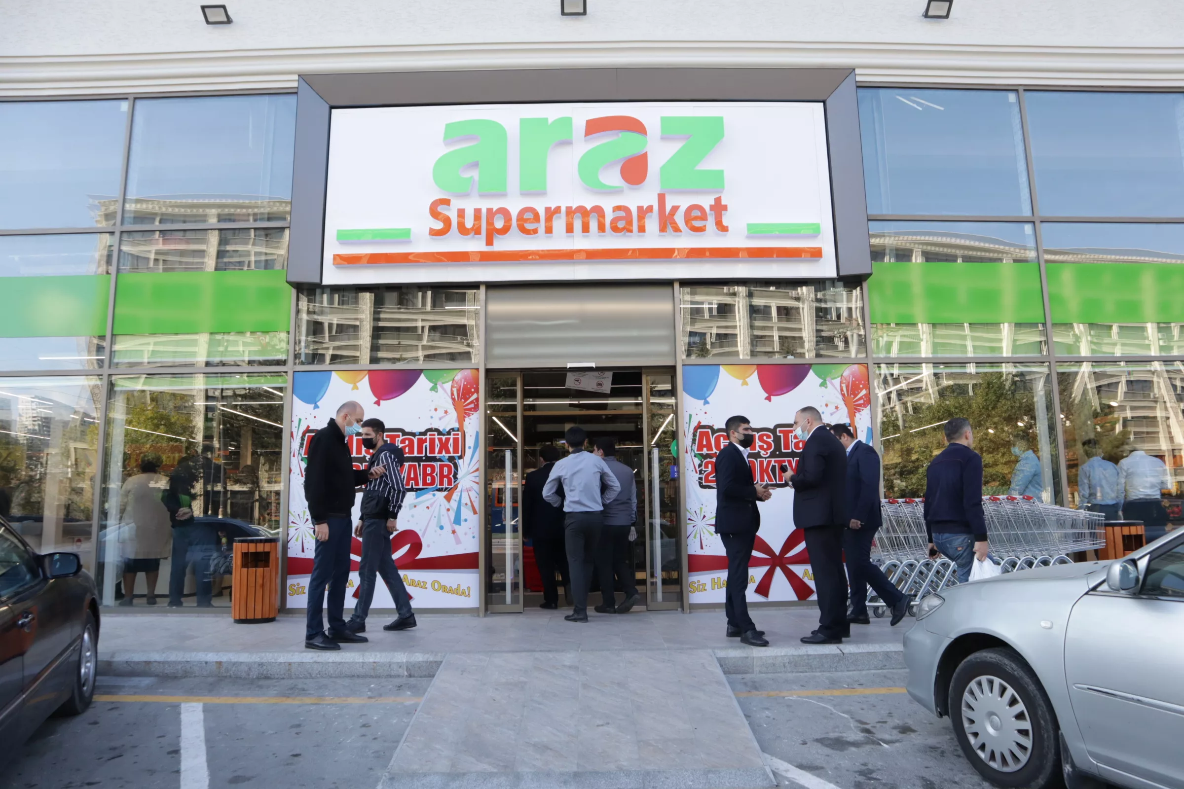 “Araz Supermarket”i məhkəməyə verdilər – İşçilərlə qalmaqal