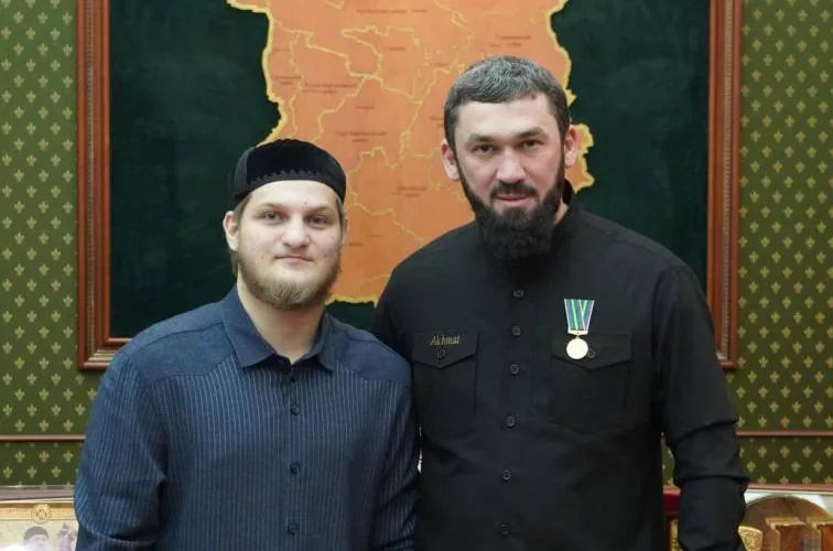 Ramzan Kadırovun 18 yaşlı oğlu “Axmat” klubunun prezidenti oldu