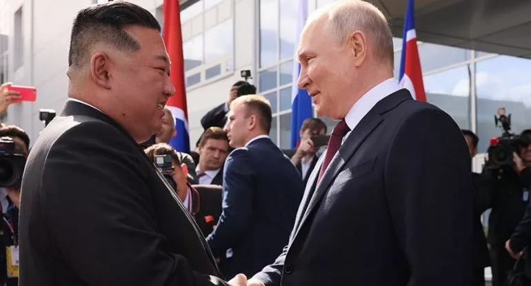 Rusiyalı nazirlər zaldan qovuldu – Putin-Kim Çen görüşündə şok