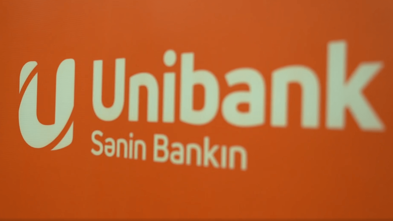 “Unibank” insanı əsəb xəstəsi edir” – Tanınmış jurnalist