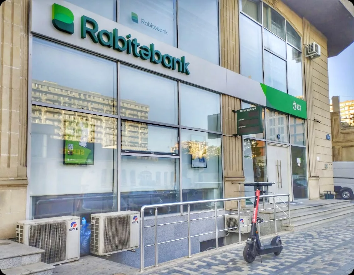 “Rabitəbank” iş adamından və vəzifəli oğlundan nə istəyir? – MƏHKƏMƏ ÇƏKİŞMƏSİ