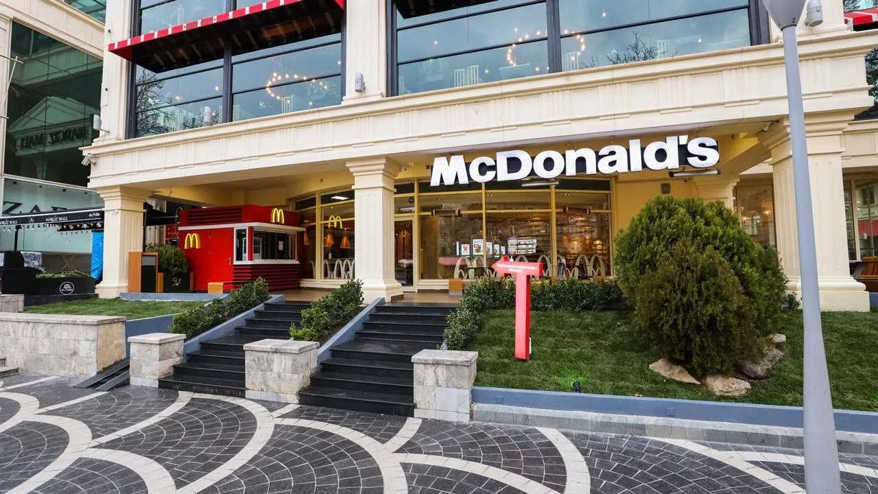 “Mcdonalds Azərbaycan”da qanun pozuntusu: Şirkətə ağır cəza verilə bilər